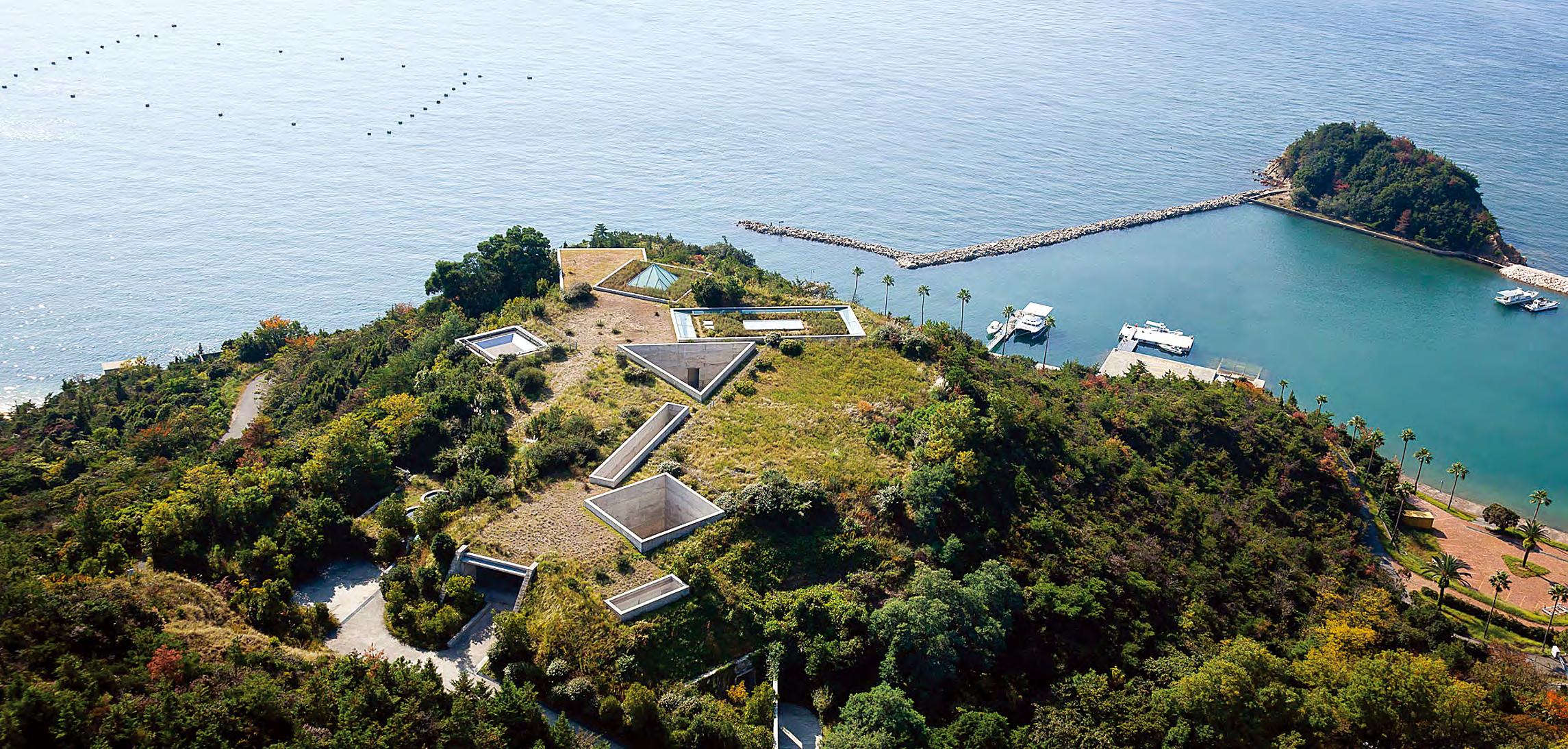 세계의 섬  버려진 섬의 화려한 부활  예술 프로젝트로 아름다운 변신     일본 시코쿠 나오시마